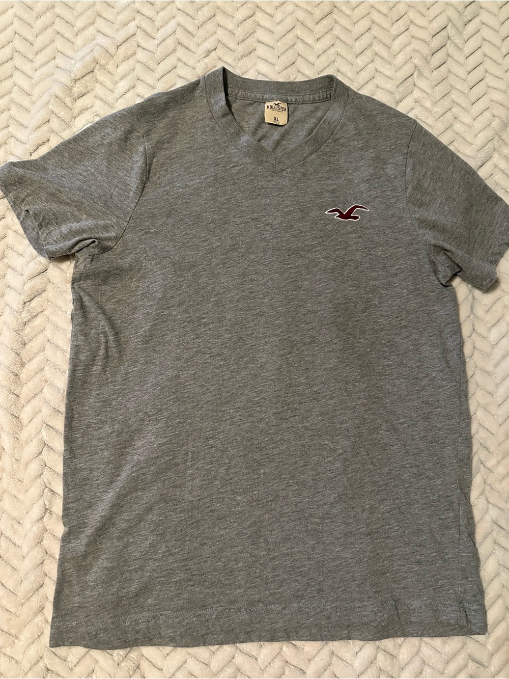 Retro Hollister Men's Heather Gray V-Neck Tee with Maroon Logo